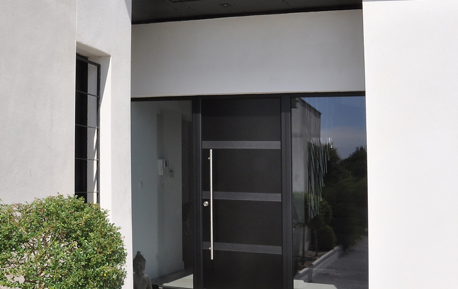 Notre gamme de portes d'entrée en ALU CLASSIQUE et CONTEMPORAINE à Clermont-Ferrand